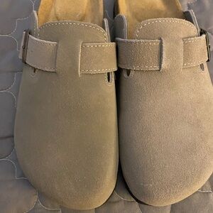 Elegant Women's Suede Mules